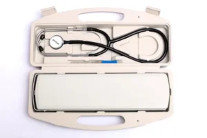Yuwell Family Kit of Mercury Sphygmomanometer with Stethoscope - Image 2